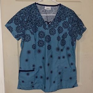 Uniform Advantage scrub top